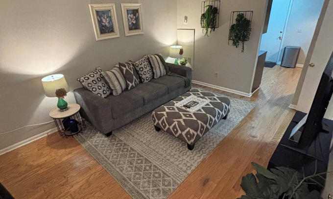 Earlewood Casa | The House of Verde!! Located near USC, Ft. Jackson and Downtown Columbia.