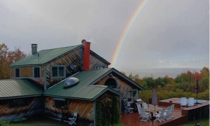 Wardsboro Casa | The House on the Hill, looking over the beautiful green mountains of Vermont.