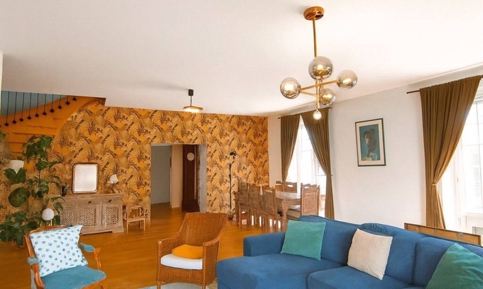 Saint-Cyr-sur-Loire Casa | The house with 5 nests