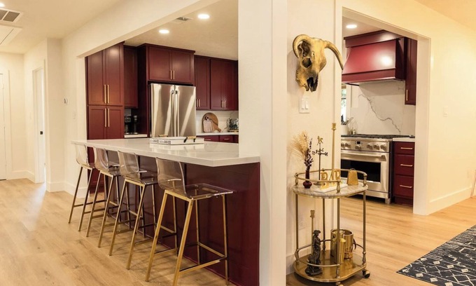 College Station Casa | Charming 3-bedroom house, close to Kyle Field, Texas A&M, and Legends Sports