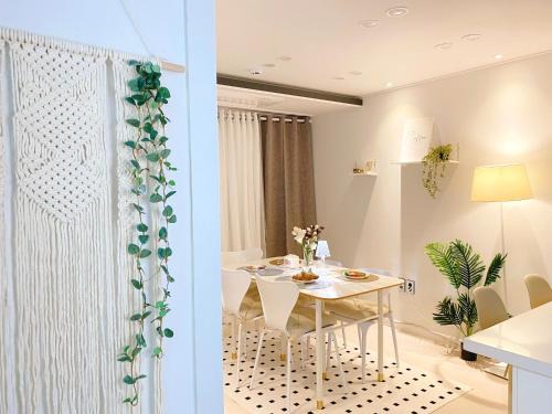 Gaebong-dong Apartamento | The Hue stay, SEOUL