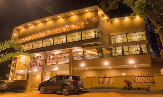 Kigali Hotel | The Hut Restaurant & Boutique hotel
