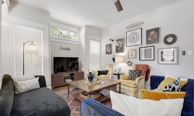 Hancock Casa | The HydeOut; Vintage Luxury Boho central Austin retreat close to it all!