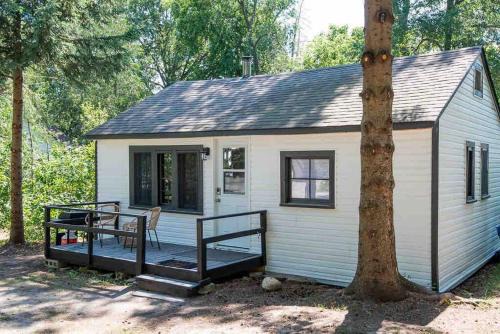 Fenelon Falls Casa | “The Hydrus” cozy 2 bedroom cottage