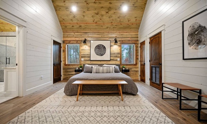 Pickens Cabina | The Hygge House- Lux w/Dual Shower, Soak Tub & Spa