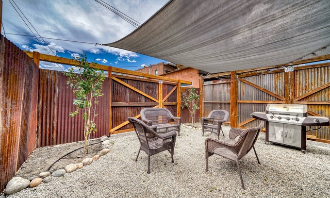 Salida Cabaña | The Ice House- Smack-Dab in the middle of Salida!