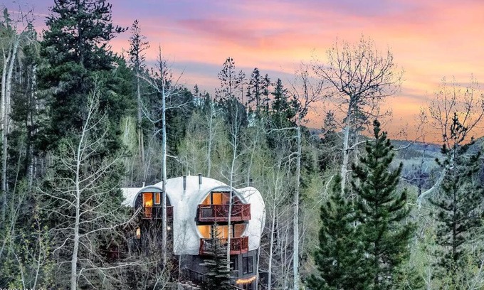 Intermountain Casa | The Iconic Vail Dome!