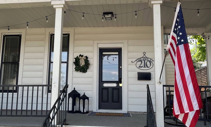 Concordia Casa | The Inn at 210 - Comfortable and clean historic home
