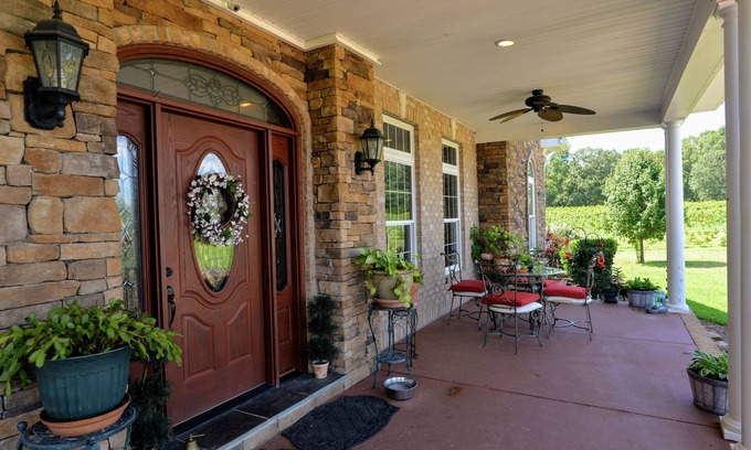 Doswell Casa | The Inn at Castle Glen Winery