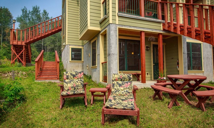 Croftville Condominio | El Inn en Croftville Road Cottages # 7. En la orilla del lago superior.