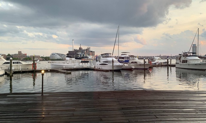 Fells Point Hotel | The Inn at Henderson's Wharf, Ascend Hotel Collection
