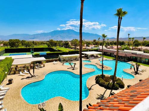 Desert Hot Springs Hotel | The Inn at Mission Lakes