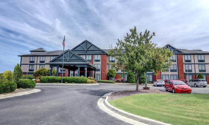 Wallace Hotel | The Inn at River Landing
