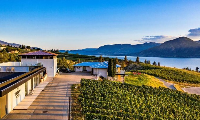 Okanagan-Similkameen Cabina | The Inn at Therapy Vineyards
