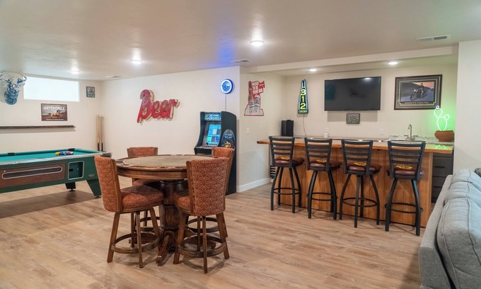 Suamico Casa | The Irish Hill Estate - Green Bay, WI