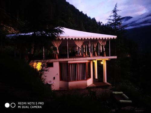 Banjar Casa | The ISISINGA - A Forest Retreat In Mountains