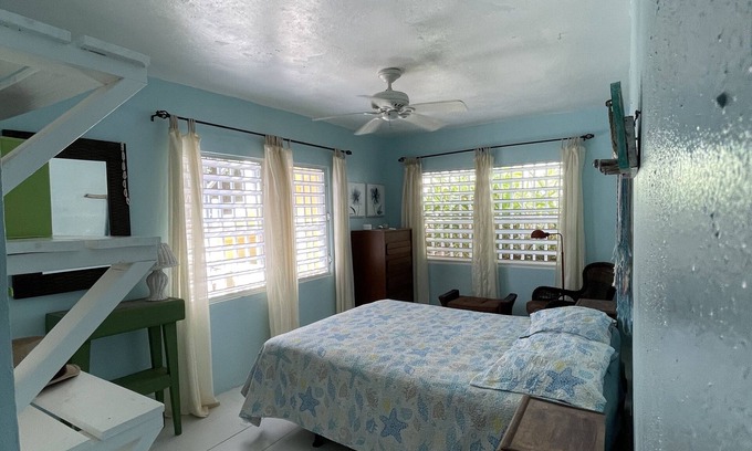 Florida Casa | The island life! Enjoy the pool on your way to or from the beautiful beaches