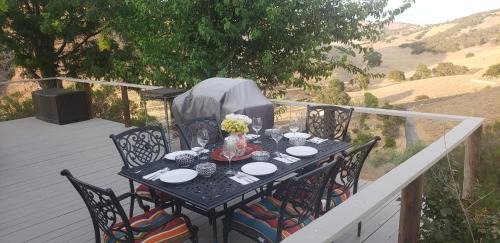 Bradley Casa | The J's Nest Cottage