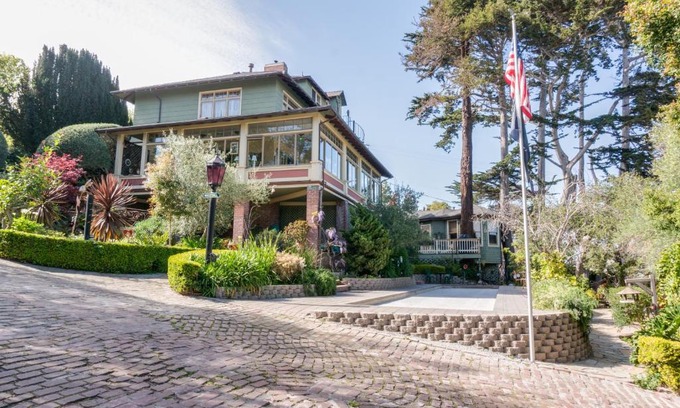 Monterey Cama Y Desayuno | The Jabberwock Bed & Breakfast