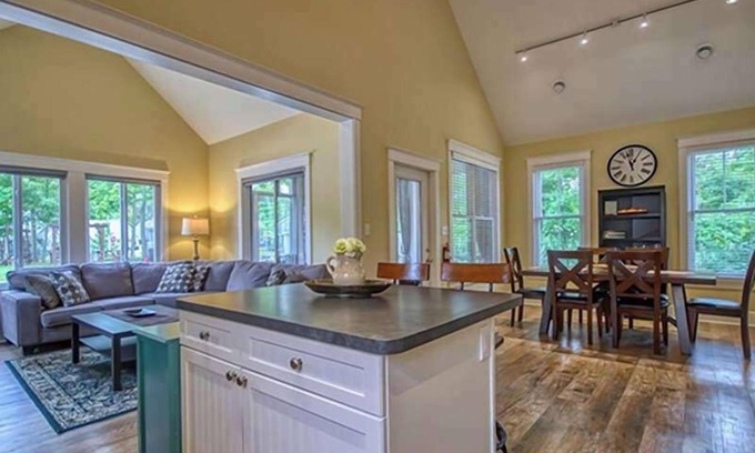 Cherry Valley Casa | The Jackrabbit - 3 Summer Village
