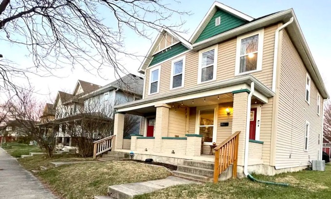 Near Eastside Casa | The Jefferson Duplex - 10min to Downtown!