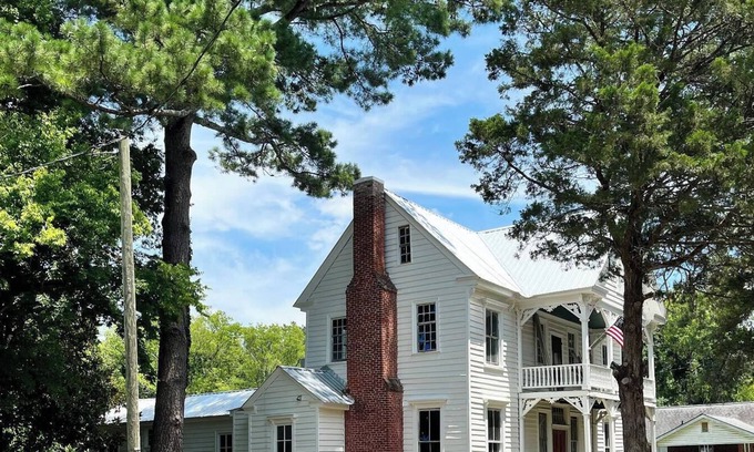 Halifax Otro | The John Brown House in Historic Halifax
