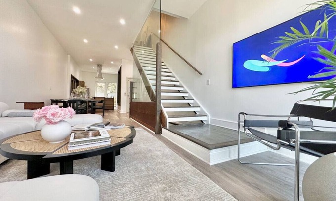 South Side Slopes Casa | The Josephine Villa by Luxe PGH