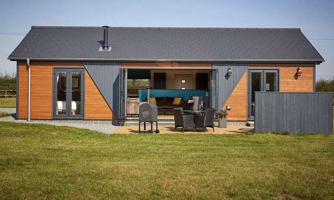 Fitling Cabina | THE KASBAH, pet friendly, character holiday cottage in Burton Pidsea