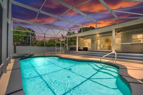 Poinciana Casa | The Key House Large Pool & Backyard