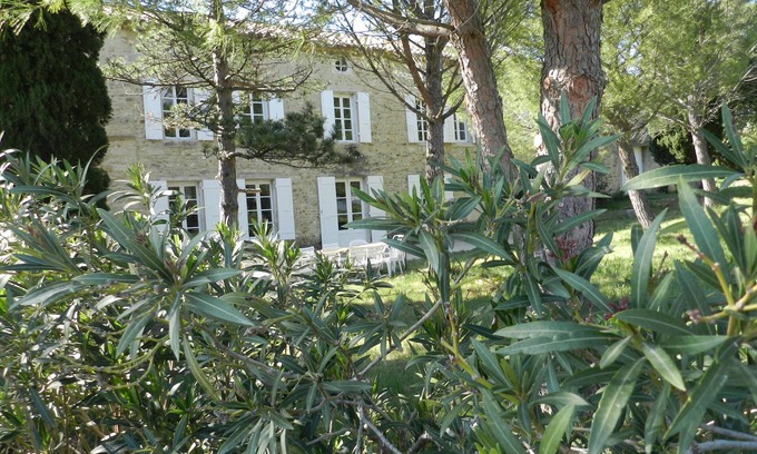 Visan Casa | les-cles-de-saint-pierre: mansión del siglo XVIII, parque, piscina, campo