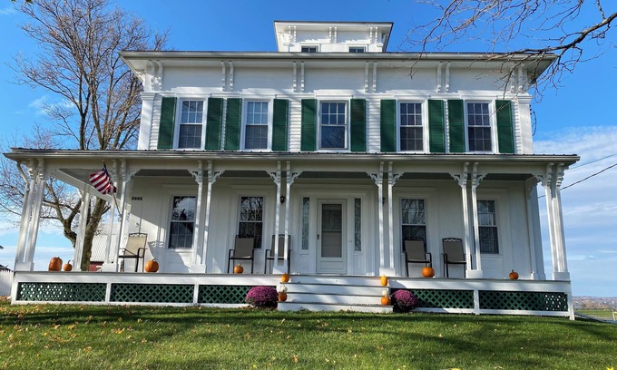 Geneva Casa | The "Kimestead" - Finger Lakes & Wine Trail Estate!
