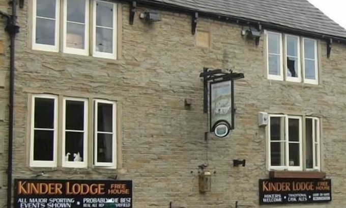 Hayfield Cama Y Desayuno | The Kinder Lodge