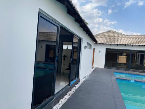 Bela-Bela Casa | The King's Court Guest Manor