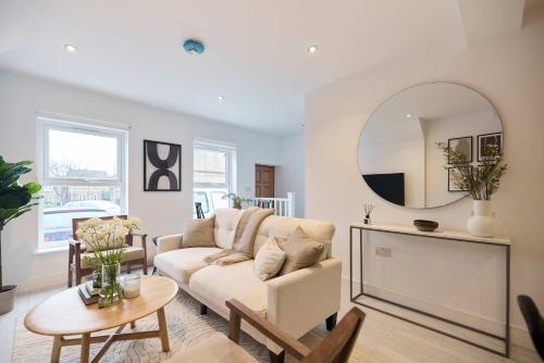Gipsy Hill Apartamento | The Kingswood Place - Modern 2BDR with Terrace