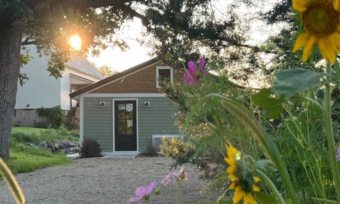 River Falls Otro | The Kinni Cottage - Entire Riverfront Cottage