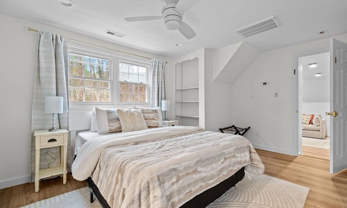 Southern Pines Apartamento | The Knollwood Inn located less than .5 miles from Pine Needles Golf Course!