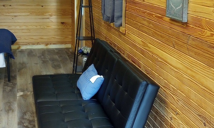 Mammoth Spring Cabina | The knotty pine cabin, Tiny House