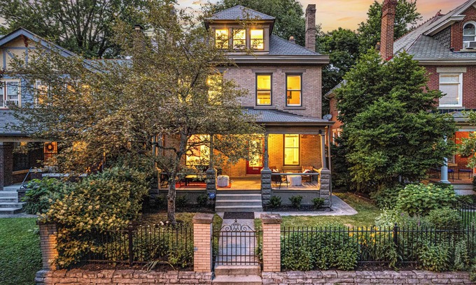 Victorian Village Casa | The Known: Luxury Short North Oasis / Free Parking