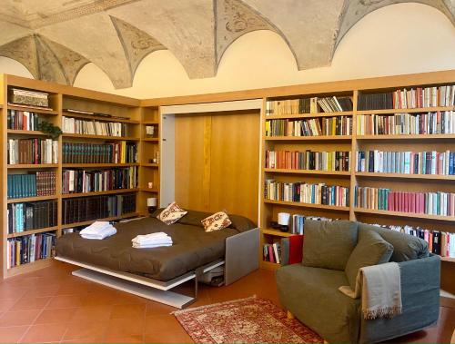Citta Alta Apartamento | The L i b r a r y