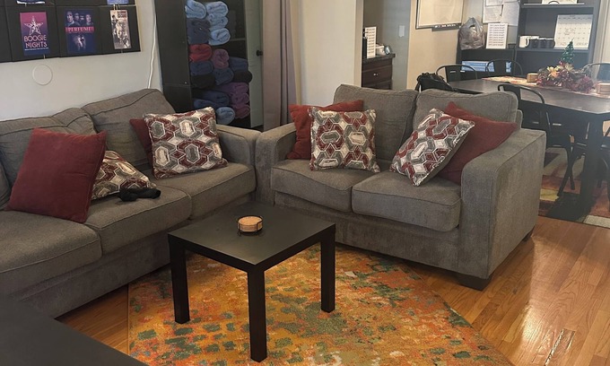 Encino Casa | THE "LA ARTIST HOUSE" Shared-Room; Co-Living in a Dorm-Style, Luxury Home.