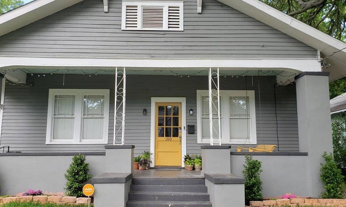Hannon Park Casa | The Lafayette House Mobile Midtown Cottage