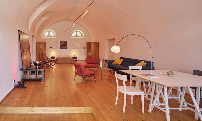 Krems an der Donau Apartamento | The laid back Loft at Schloss Hollenburg