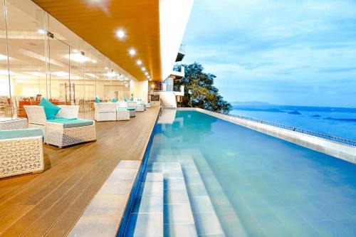 Tagaytay Hotel | The Lake Hotel Tagaytay