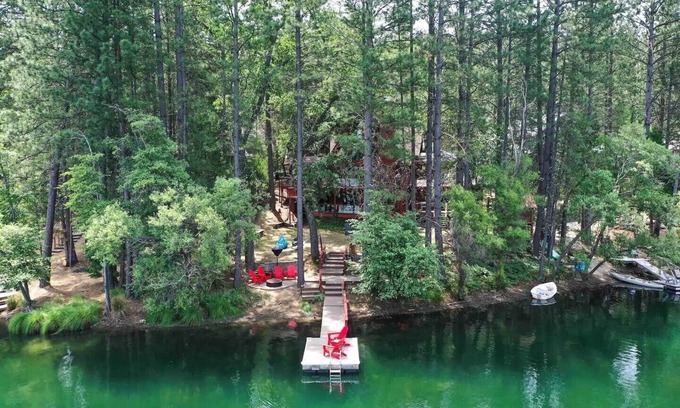 Groveland Cabina | The Lake House at Pine Mountain Lake Family Lake House, Private Dock & Yosemite!