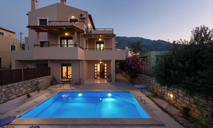 Kavallos Casa | The Lake House