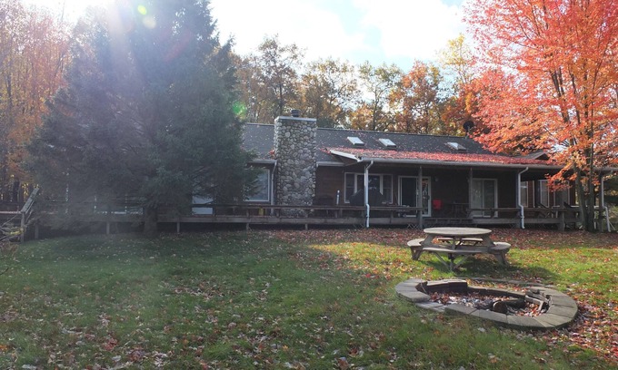St. Helen Cabina | Leonard's Lodge - ¡NUEVA LISTA! PRIVADO LAKEFRONT E INTERIOR SPA / HOT TUB!