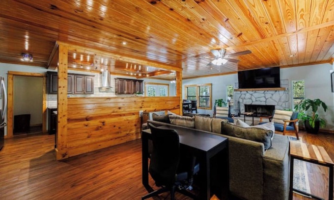 Woodstock Casa | The Lake House on Victoria