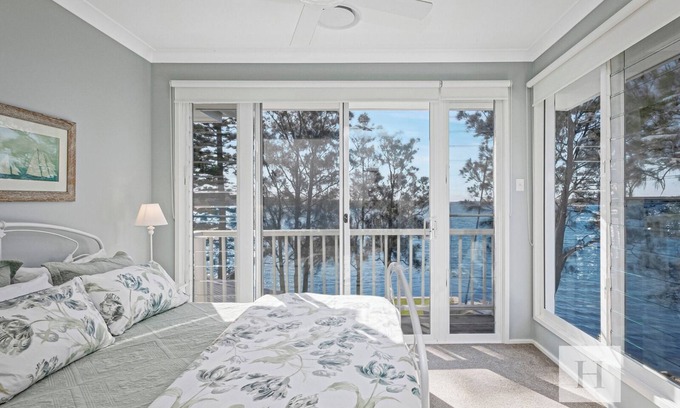 Summerland Point Casa | The Lakehouse Retreat - Waterfront w/ Jetty!