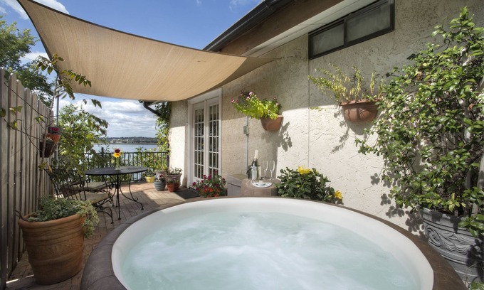 Canyon Lake Cama Y Desayuno | The Lakehouse Bed & Breakfast