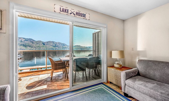 Central Okanagan Apartamento | The Lakeside Condo #202